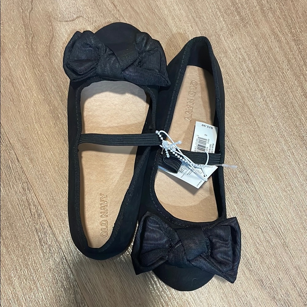Old Navy Black Ballet Flats with Bow